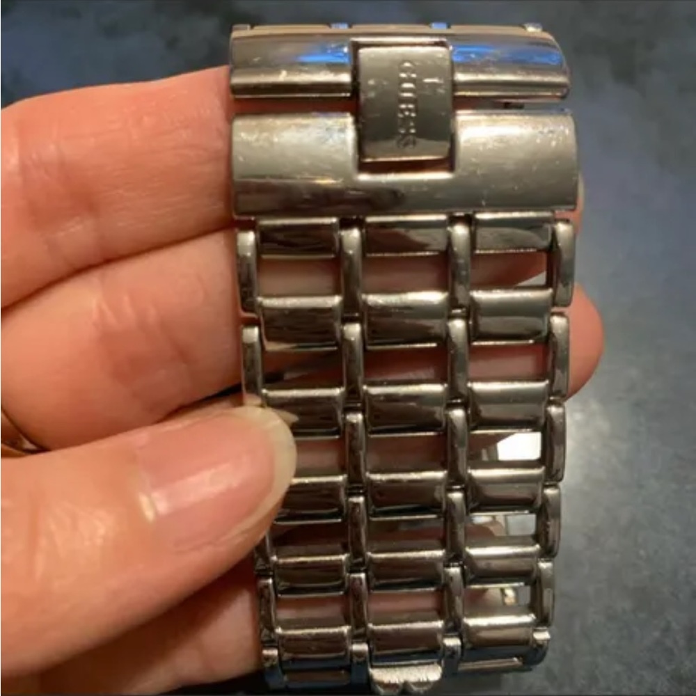 Guess Bracelet Watch - Picture 6 of 9